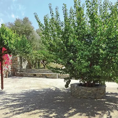 Awesome In Andros With 4 Bedrooms And Wifi