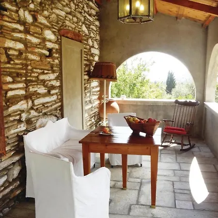 Awesome In Andros With 4 Bedrooms And Wifi Prázdninový dům Steniaí