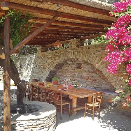 Prázdninový dům Awesome In Andros With 4 Bedrooms And Wifi