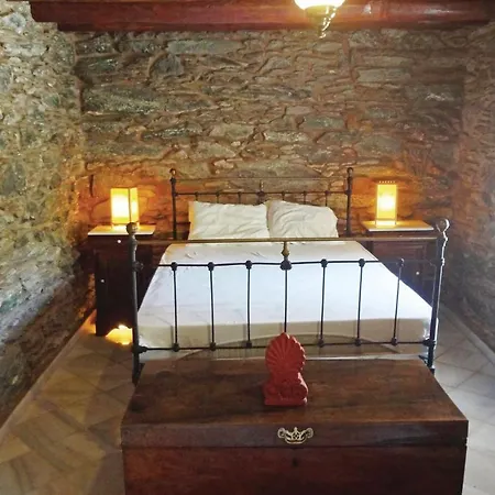 Awesome In Andros With 4 Bedrooms And Wifi Prázdninový dům Steniaí