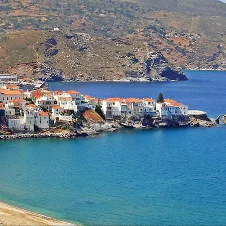 Awesome In Andros With 4 Bedrooms And Wifi Steniaí
