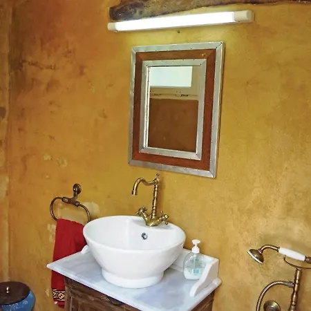 Awesome In Andros With 4 Bedrooms And Wifi