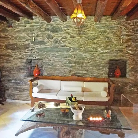 Awesome In Andros With 4 Bedrooms And Wifi 펜션 Steniaí