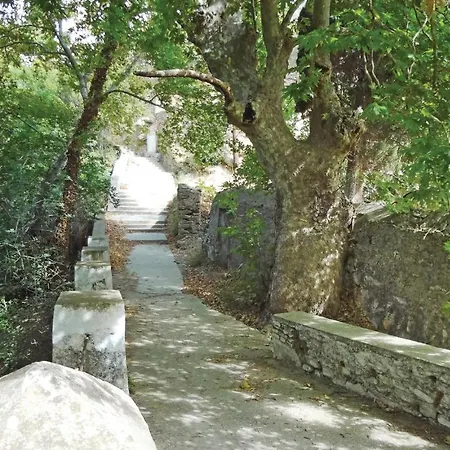Awesome In Andros With 4 Bedrooms And Wifi 펜션 *